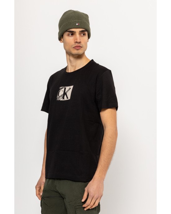 T-shirt Calvin Klein μαύρο ΚΟΝΤΟΜΑΝΙΚΕΣ