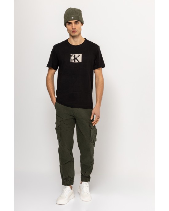 T-shirt Calvin Klein μαύρο ΚΟΝΤΟΜΑΝΙΚΕΣ